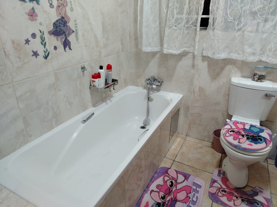 3 Bedroom Property for Sale in Waterval East North West